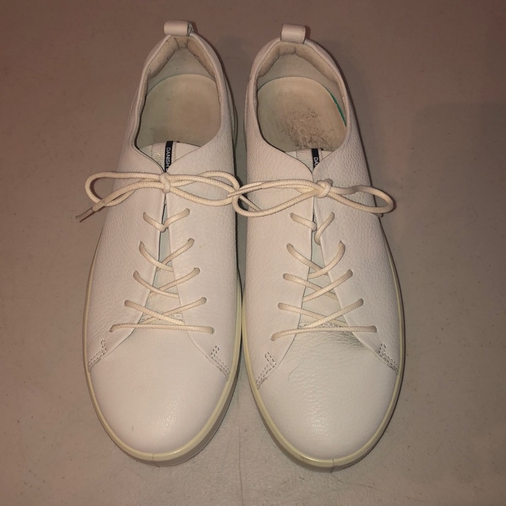 White Leather Ecco Shoes (Size 8)